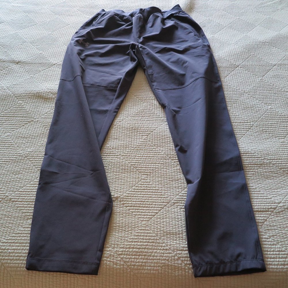 Under Armour "STORM UP THE PACE" Men's Size M ,Black, New without Tags.